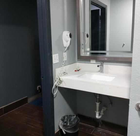 مُتل Travel Inn Winter Haven