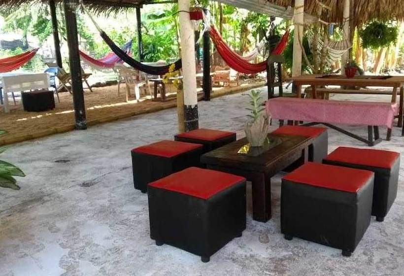 הוסטל Hostal Villa Juliana