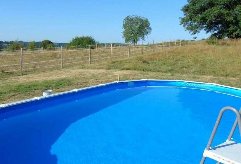 צימר Puy Larousse Farmhouse