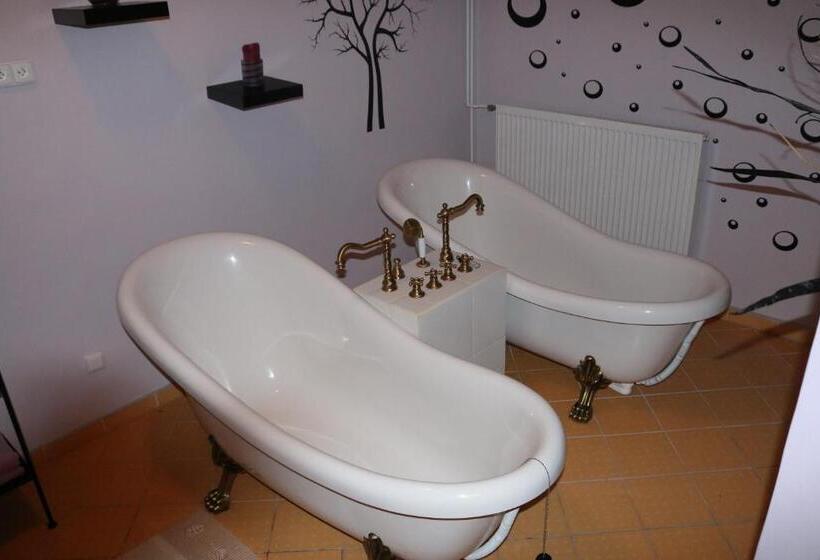 فندق Apartmány Divoký Anděl