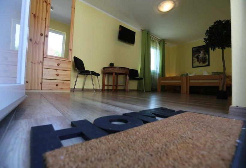 호텔 Corner S Inn  Pension Gästehaus Hostel