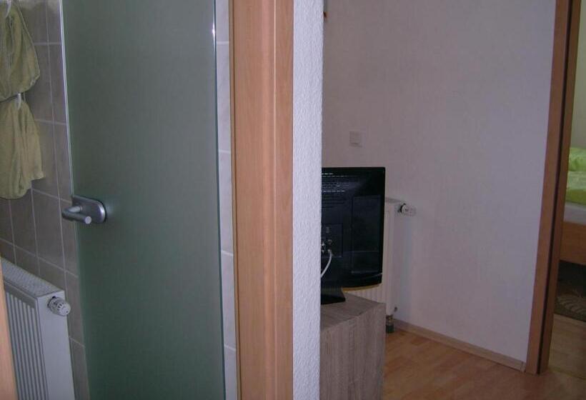 ホテル Gasthaus Zur Traube