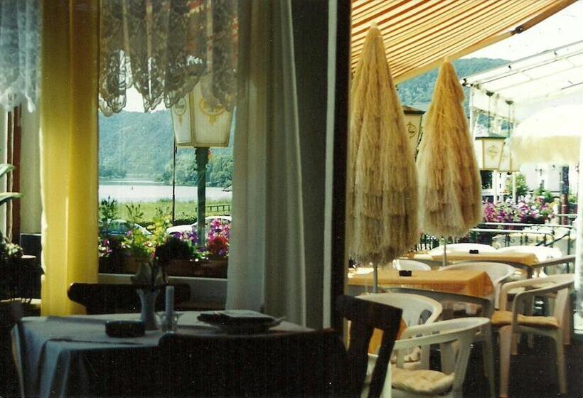 ホテル Gasthaus Zur Traube