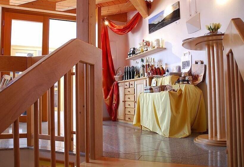 ホテル Gästehaus & Weingut Peth