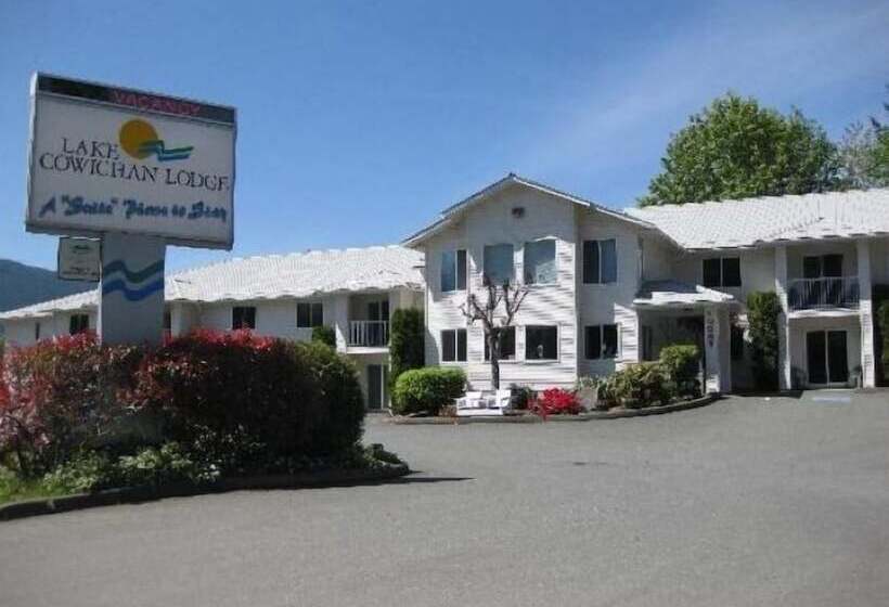 Отель Lake Cowichan Lodge