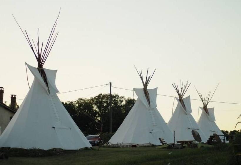 هتل Les Tipis De Bayot