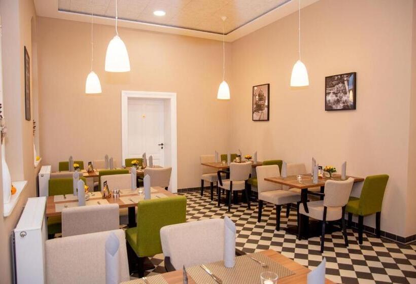 Lok   Die Pension   Das Restaurant