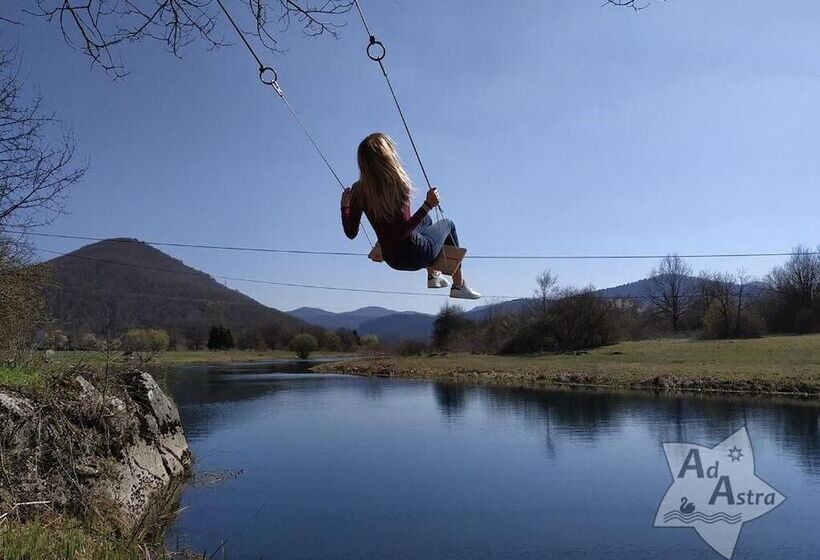 פנסיון Ad Astra House