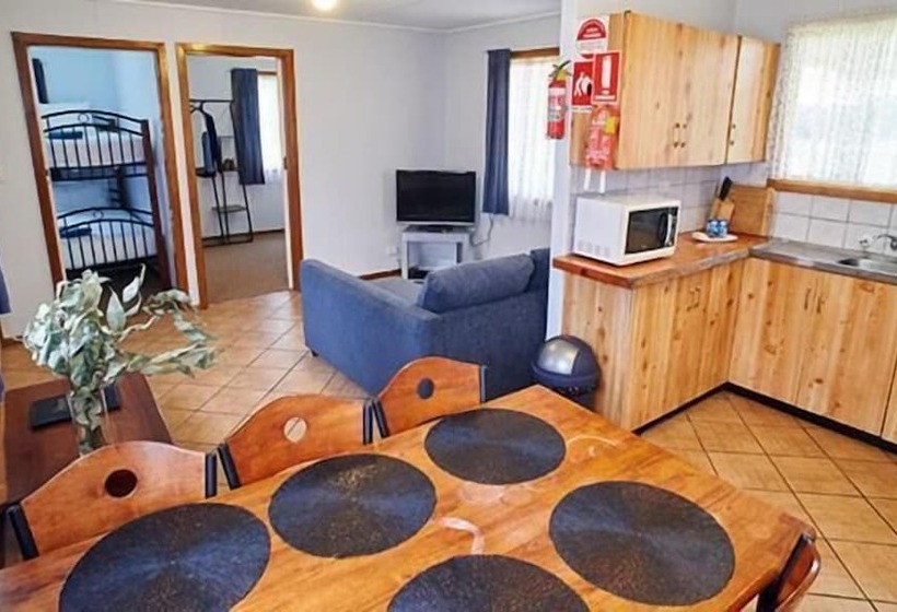 리조트 Kalgan River Chalets And Caravan Park