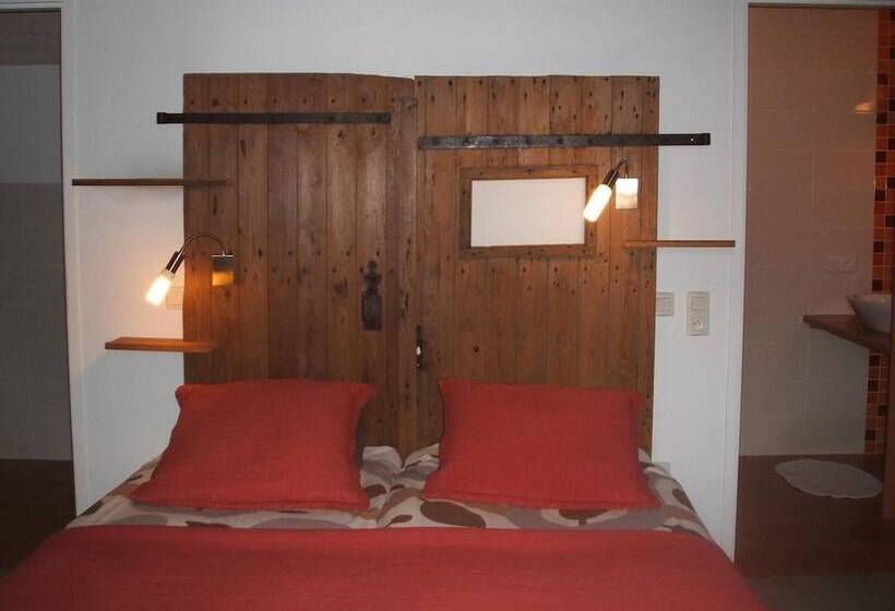 مبيت وإفطار Chambres D Hôtes La Charrière