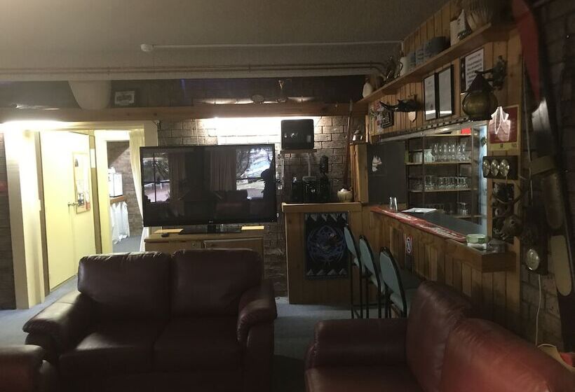 Cooba Holiday Motel