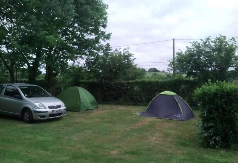 فندق Camping De Kernéjeune