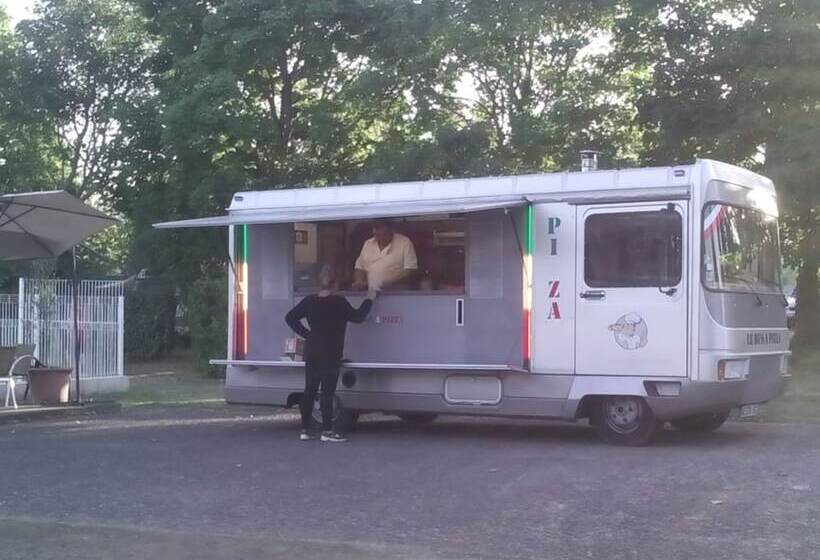 فندق Camping De Kernéjeune