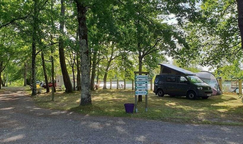 فندق Camping Le Chene Du Lac