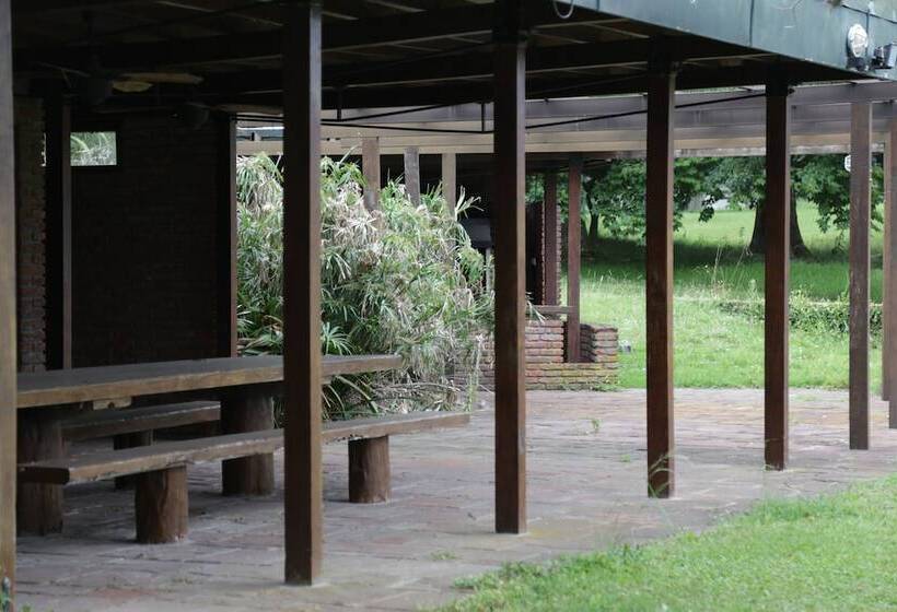 בית מלון כפרי El Retiro Polo Club