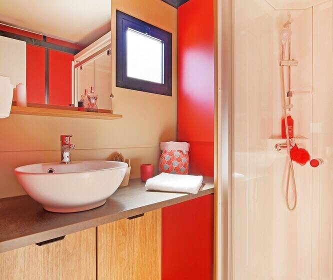 ホテル Huttopia Les Falaises