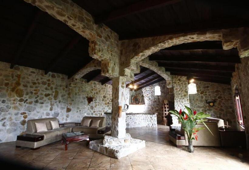 فندق Malekus Mountain Lodge