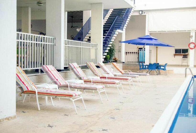 هتل Mall Santana Del Río