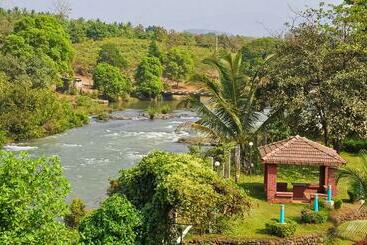 هتل U Rivergate Karjat