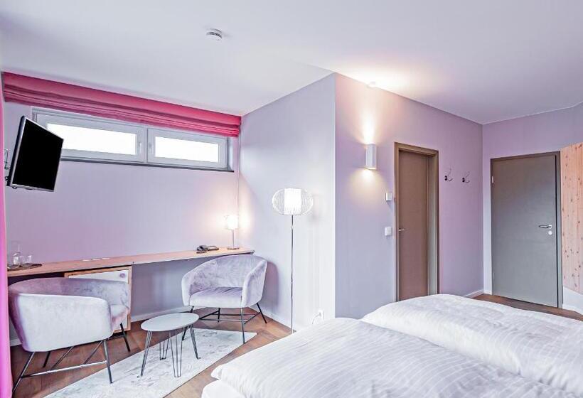 ペンション Johannishof Weincafe & Gastehaus