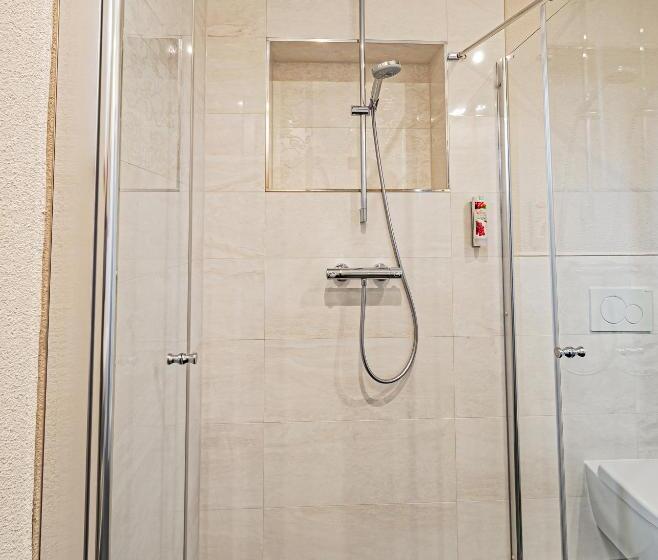 ペンション Johannishof Weincafe & Gastehaus