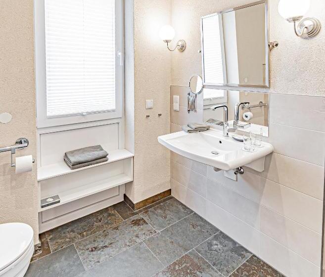 ペンション Johannishof Weincafe & Gastehaus