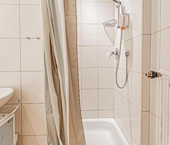 ペンション Johannishof Weincafe & Gastehaus