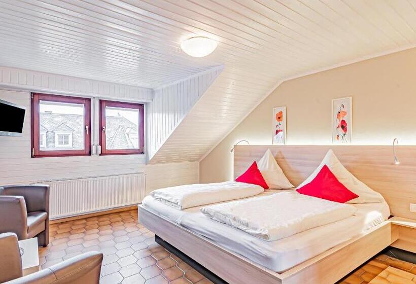 ペンション Johannishof Weincafe & Gastehaus