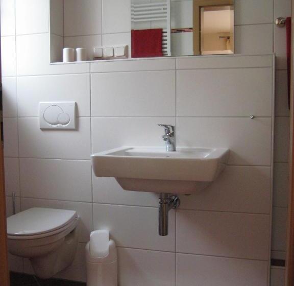 ペンション Weingut Goeres