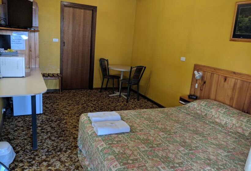 Pinehaven Motel