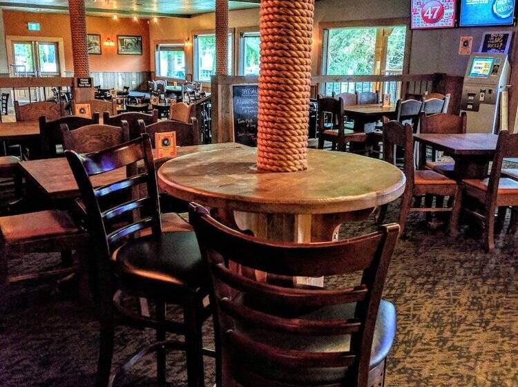 Riverside Inn