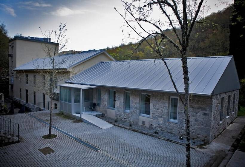 Albergue A Fábrica Da Luz   Hostel