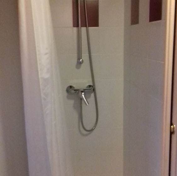 مبيت وإفطار Auberge De La Tour