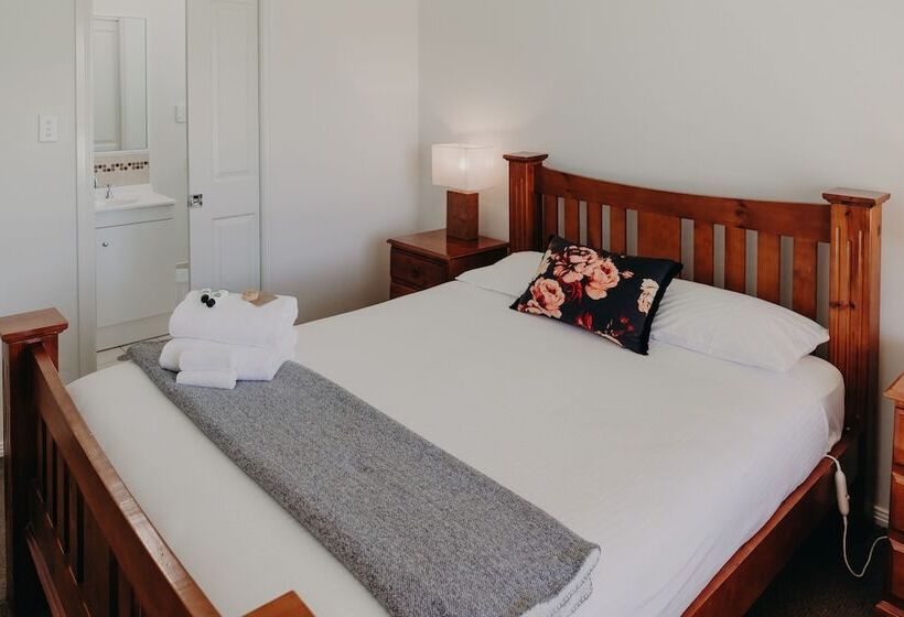 Farmers Quarters