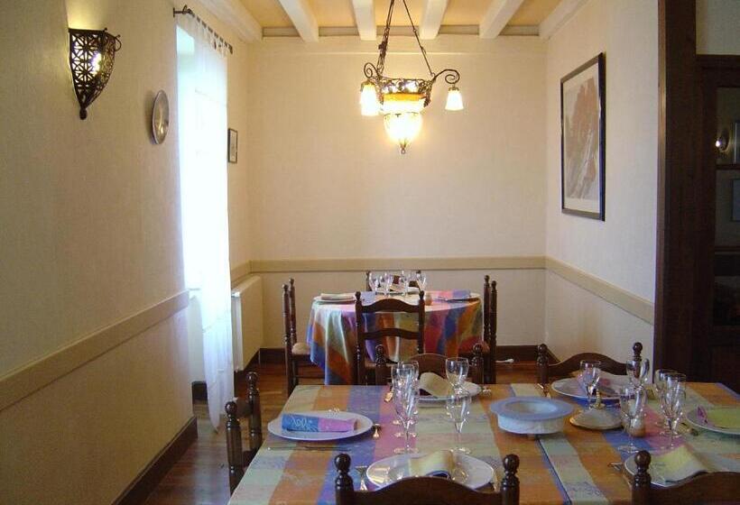 客栈  Auberge Saint Aubin
