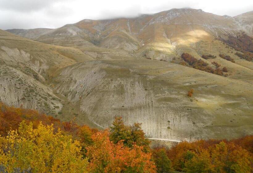 Сельский отель Agriturismo Monti Sibillini Camperato