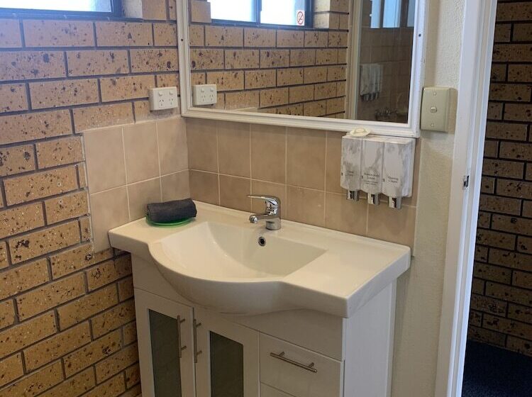 모텔 Newell Motor Inn Narrandera