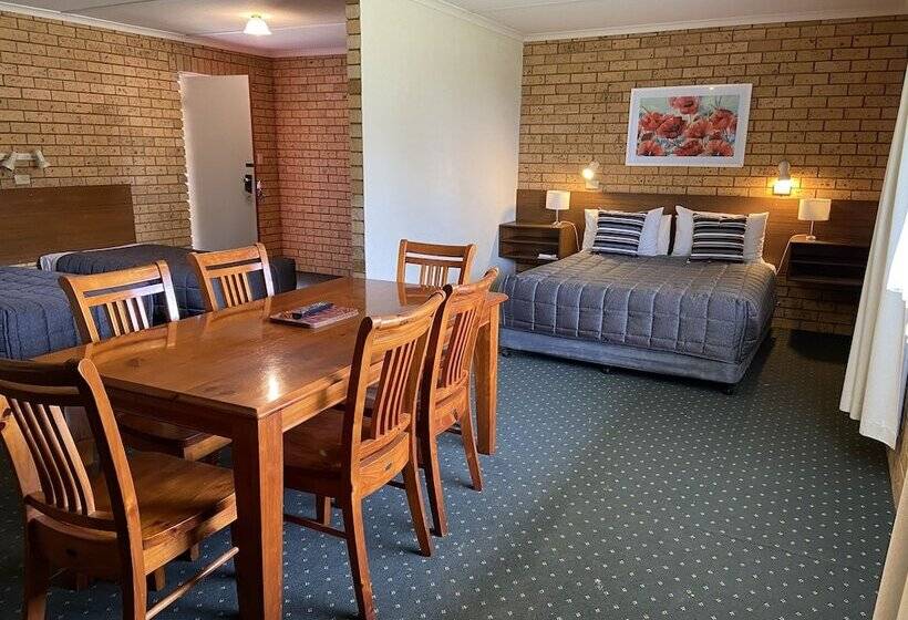 모텔 Newell Motor Inn Narrandera