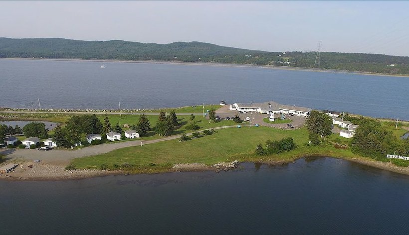 فندق على الطريق The Cove