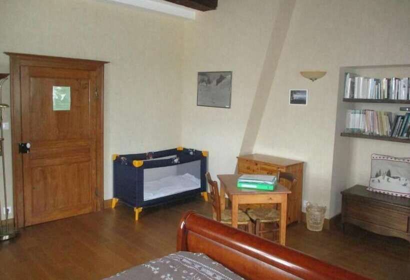 Пансион Chambres D Hôtes La Petite Résie
