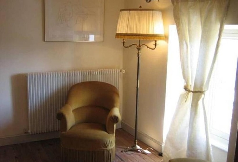 ペンション Château Coquelicot