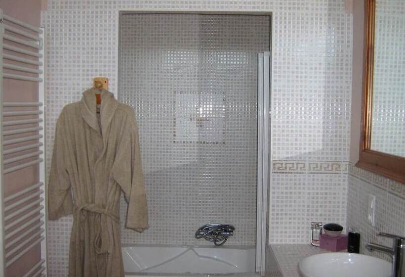 ペンション Château Coquelicot