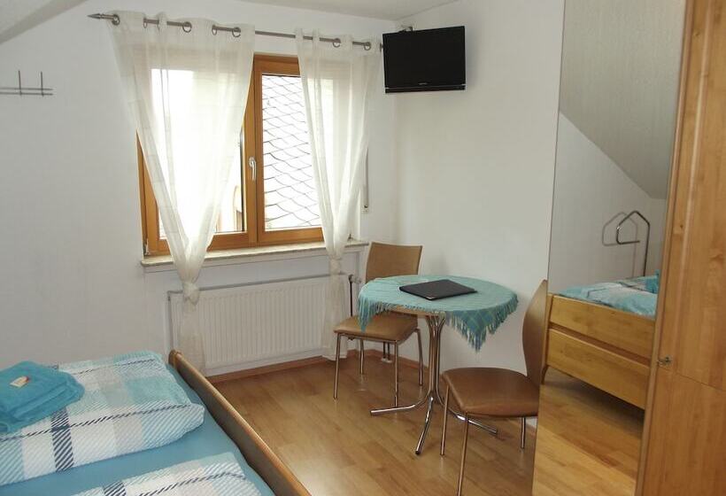 ペンション Weingut & Gastehaus Kaufmannschneider