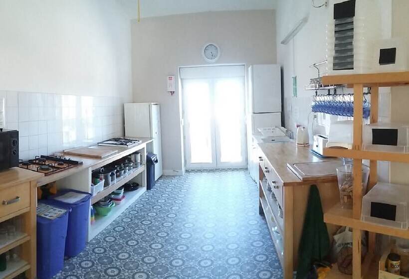 Sidsmums Travellers Retreat Hostel