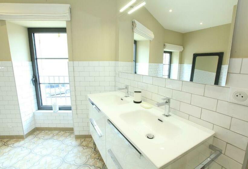 تختخواب و صبحانه Chambres D  Hôtes Les Ormes