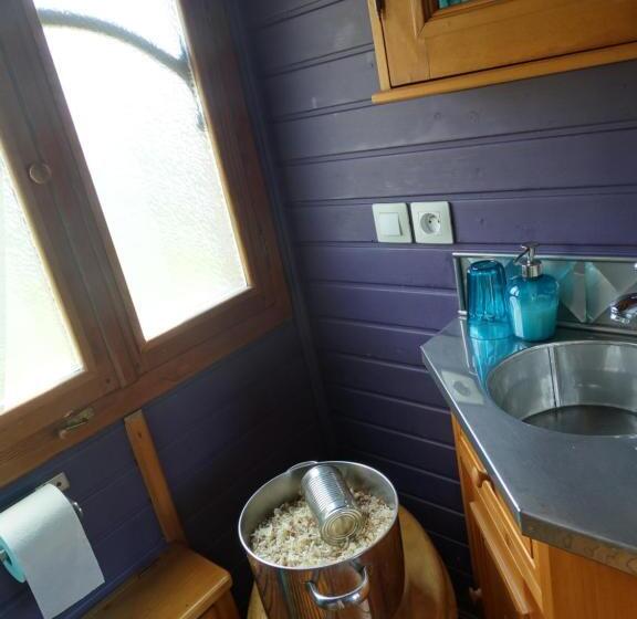 住宿加早餐  Une Roulotte Et Des Chevaux