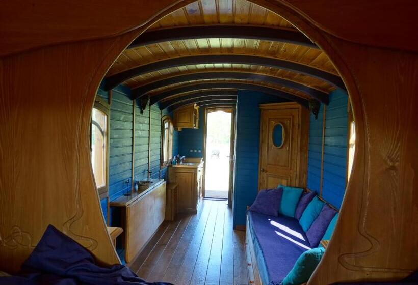 住宿加早餐  Une Roulotte Et Des Chevaux