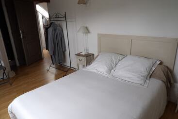 تختخواب و صبحانه Le Clos Verlaine