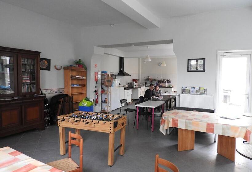 Fontaineblhostel