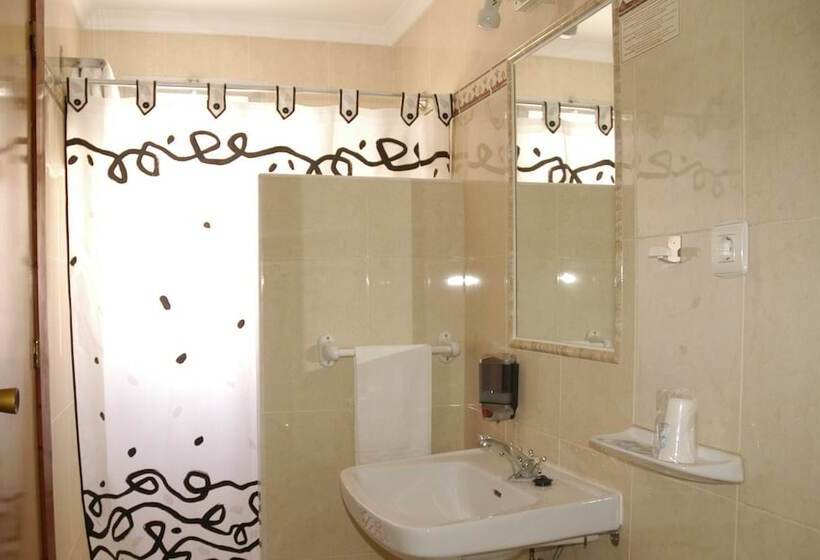 Hostal Cabrera